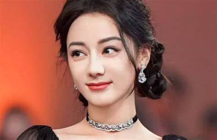 6 Major Clues Hinting Dilraba Dilmurat and Johnny Huang’s Romance