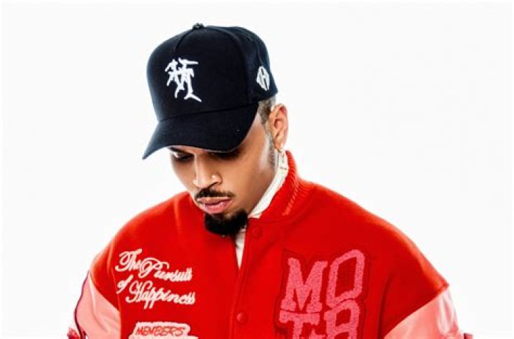 A Look Into Chris Brown's Paternity And Family Life