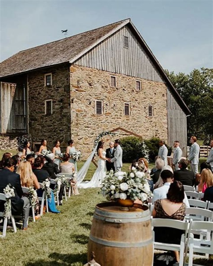 A Virginia Farm Wedding With a Bold Color Palette