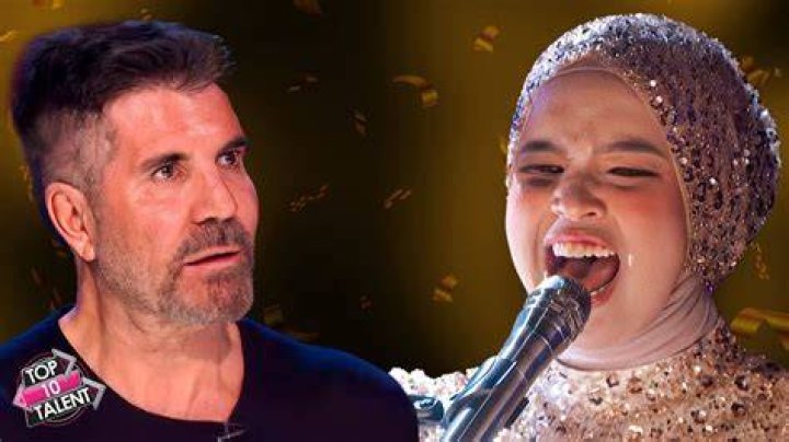 AGT 2023 Simon Cowell Takes His &lsquo;First Selfie&rsquo; With Heidi Klum NBC