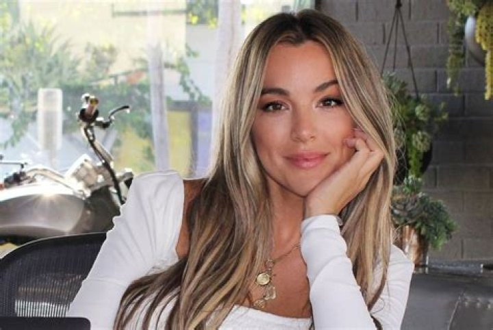 Alex Hall Wiki, Bio, Age, Height, Net Worth, Husband, Parents, Dating