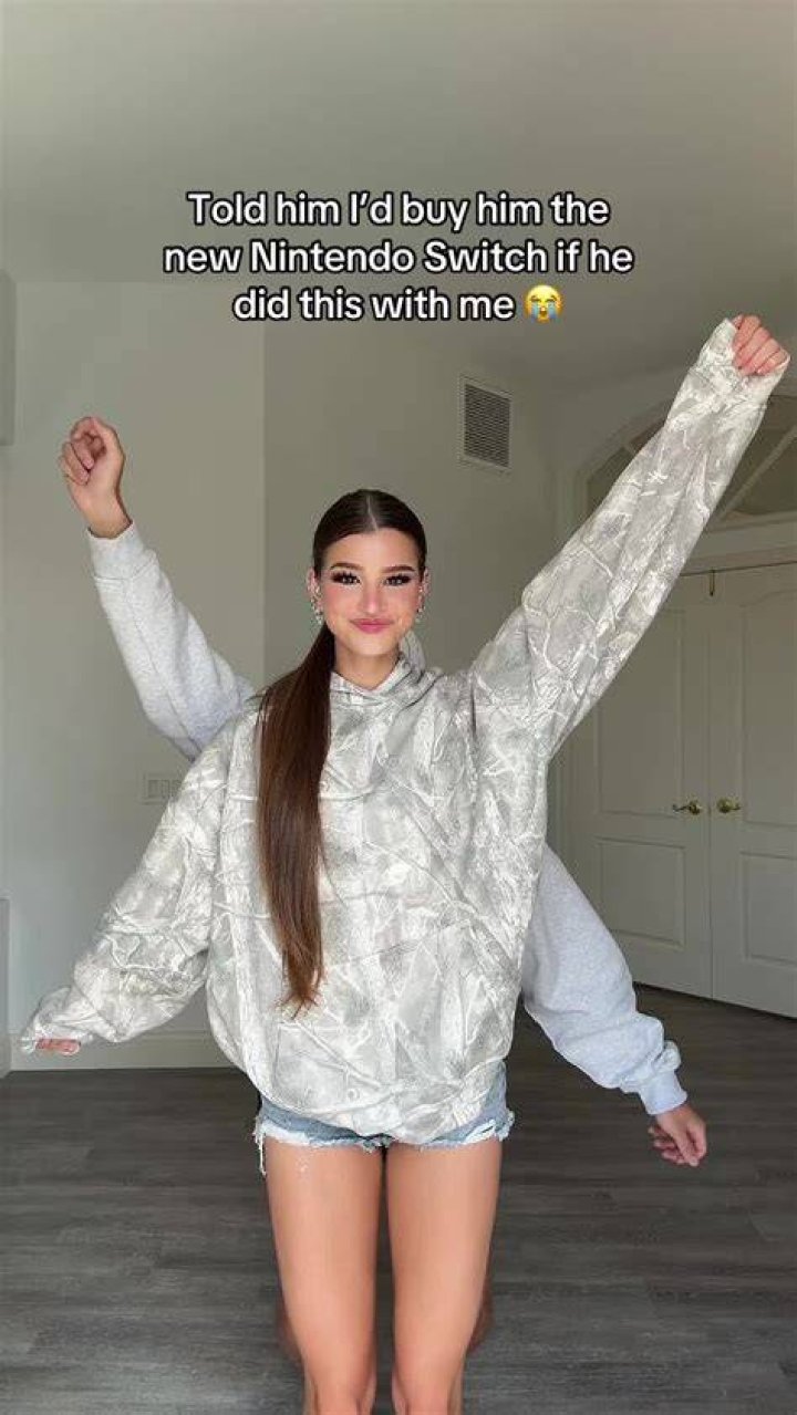 Brooke Monk(brookemonk_) TikTok Brooke monk, Brook monk, Monk pictures
