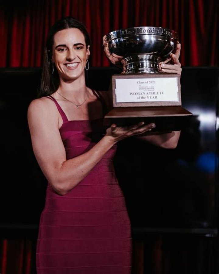 Caitlin Clark wins Collegiate Women’s Athlete of the Year