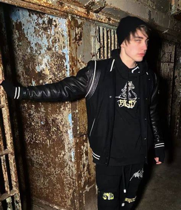 Colby Brock's Age, Youtube, Girlfriend, Vlogs, Career, Instagram, Height