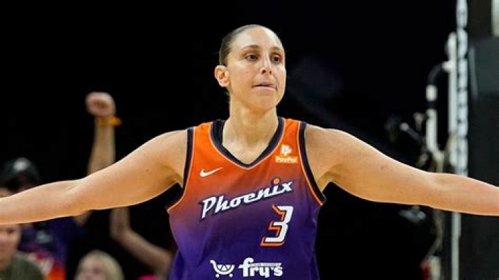 Diana Taurasi first WNBA player to score 10,000 career points