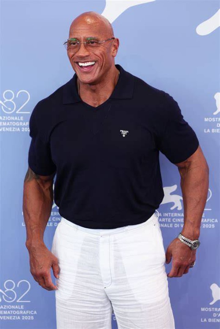 Dwayne Johnson atil des frères et sœurs ? En savoir plus sur ses