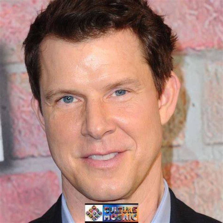 Eric Mabius Oliver O’Toole on Signed Sealed Delivered Joy in the