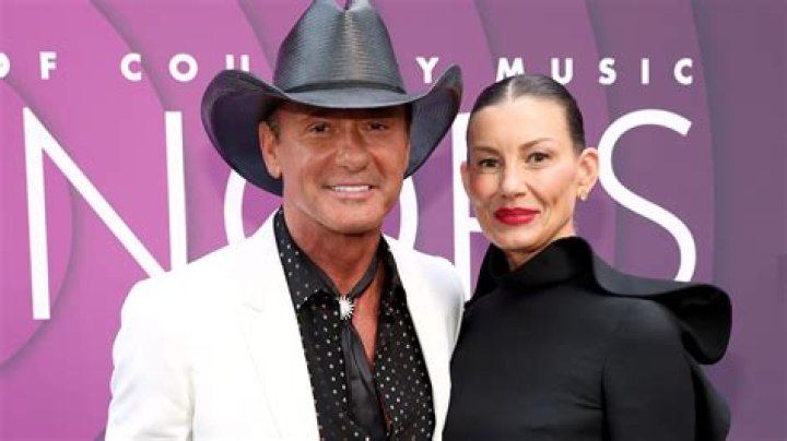 Faith Hill and Tim McGraw Perform at CMA's 2014 The Hollywood Gossip