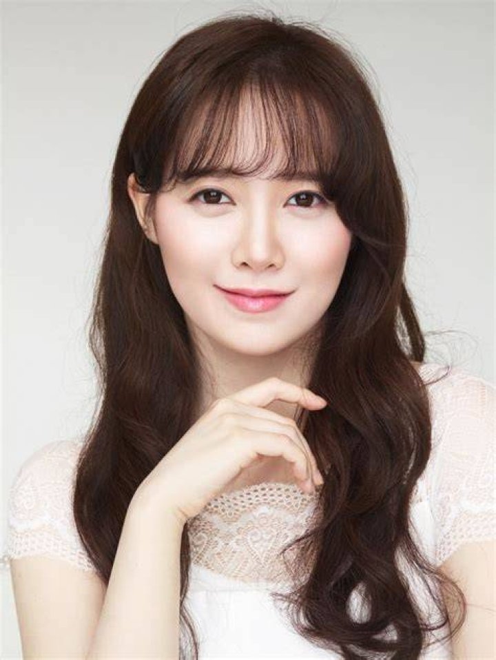 Goo Hye Sun stuns with unchanging pretty visuals and “vampire skin” 13