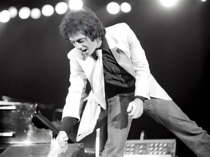 How Billy Joel’s ‘Vienna’ Went From a Deep Cut to His Most Popular Song