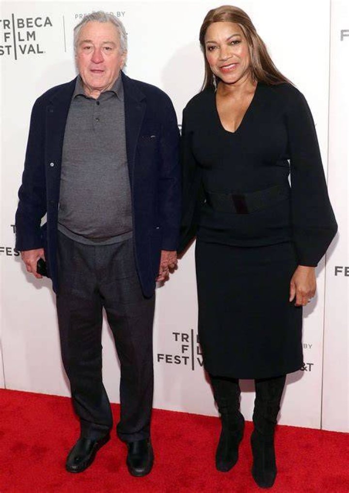 How tall is Robert De Niro Super Stars Bio
