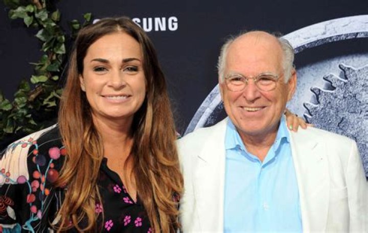 Is Sarah Delaney Buffett Married, Wedding, Age, Instagram