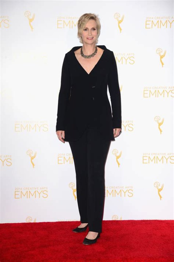 Jane Lynch Recalls 'Touching' City Hall Wedding with Jennifer Cheyne