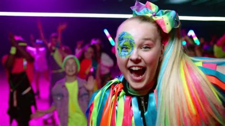 JoJo Siwa's 'Special' Holiday Plans With Girlfriend Avery J14