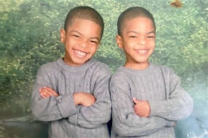 Just X and his twin at the store r/XXXTENTACION