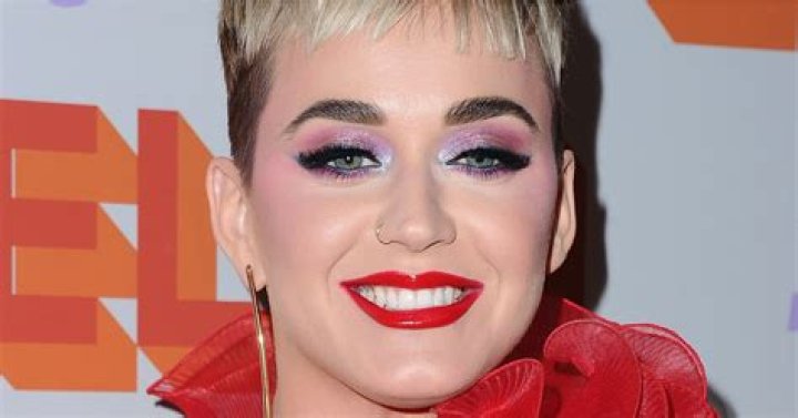 Katy Perry Talks About Makeup and Dating POPSUGAR Beauty UK