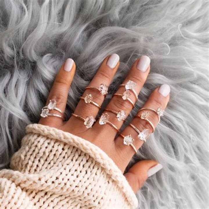 Kimerülés Koordináta özvegy 7 rings ariana grande tattoo Kevésbé