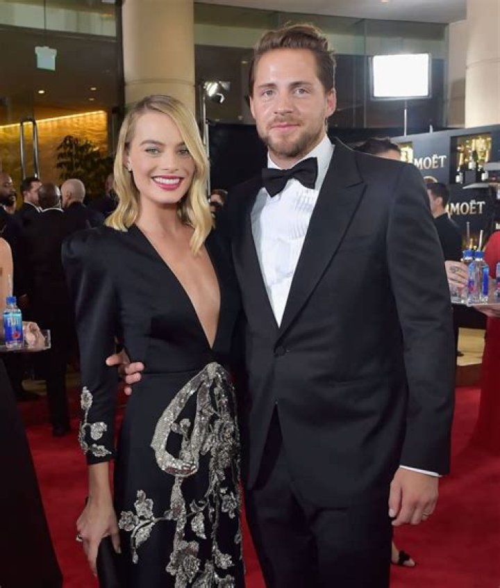 Margot Robbie would have married sooner if she'd known her hubby was in