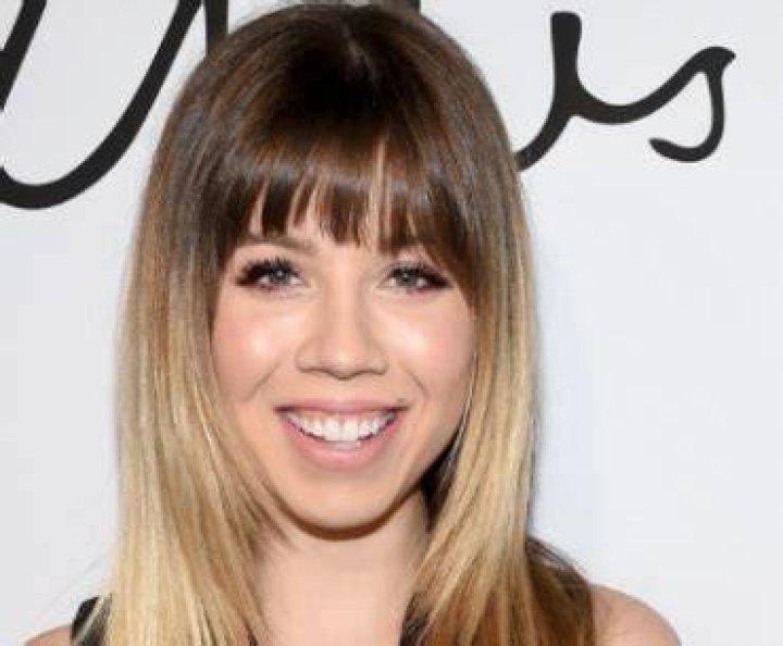 McCurdy Bio, Parents, Family, Boyfriend, Dating & Net Worth
