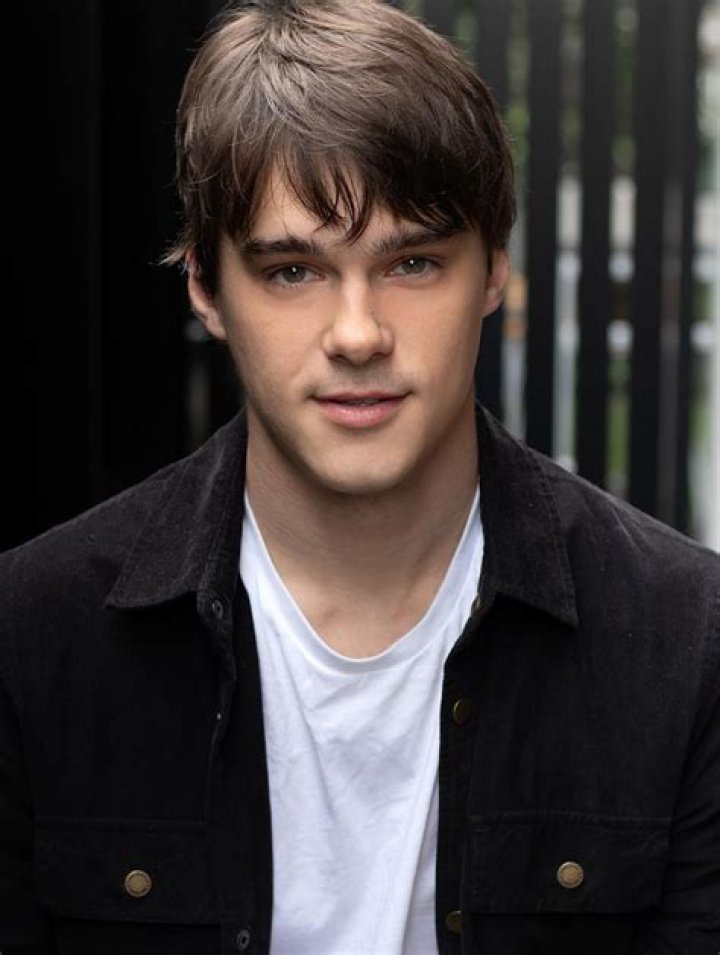 Mitchell Hope IMDb