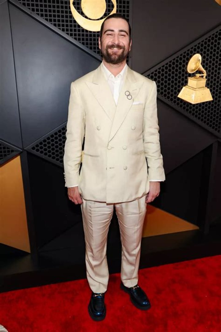 Noah Kahan receives Grammy Award nomination for Best New Artist; Teams