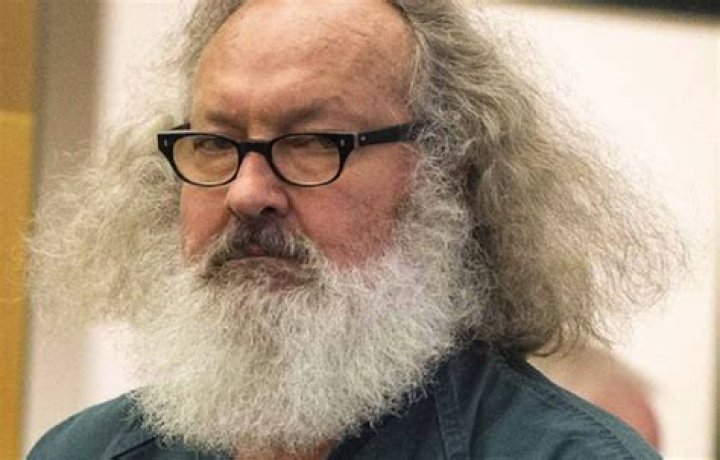 Randy Quaid to stay in VT, hopes to firefighter