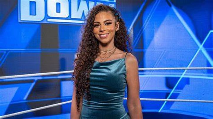 Samantha Irvin Explains Her Mindset Behind Ring Announcing Wrestling