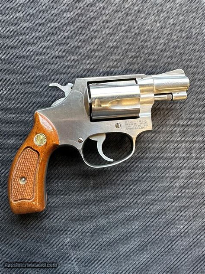 SMITH & WESSON MODEL 60 STAINLESS CHIEFS SPECIAL 38 SPL. — Steve