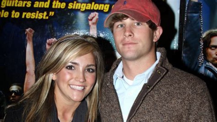 The Troubled Life Of Jamie Lynn Spears' ExFiance Casey Aldridge