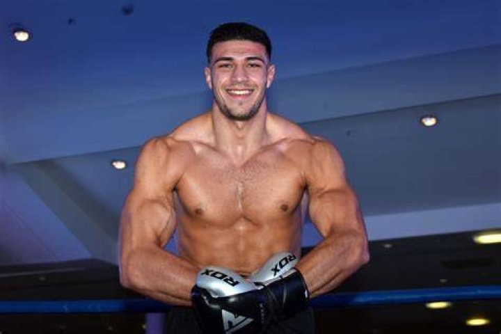 Tommy Fury Height, Age, Weight Sportsmen Height