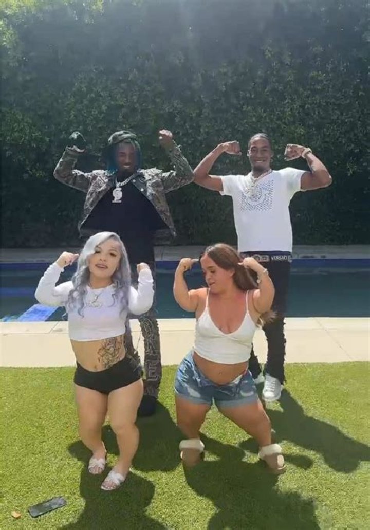 Watch Kelsey and Dabb Video Fan Bus Got Leaks Full Videos — Kelsey and