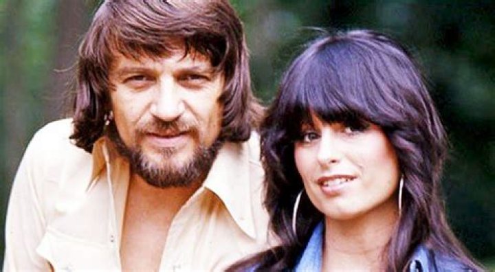 Waylon Jennings&rsquo; Widow Jessi Colter To Release TellAll Book About