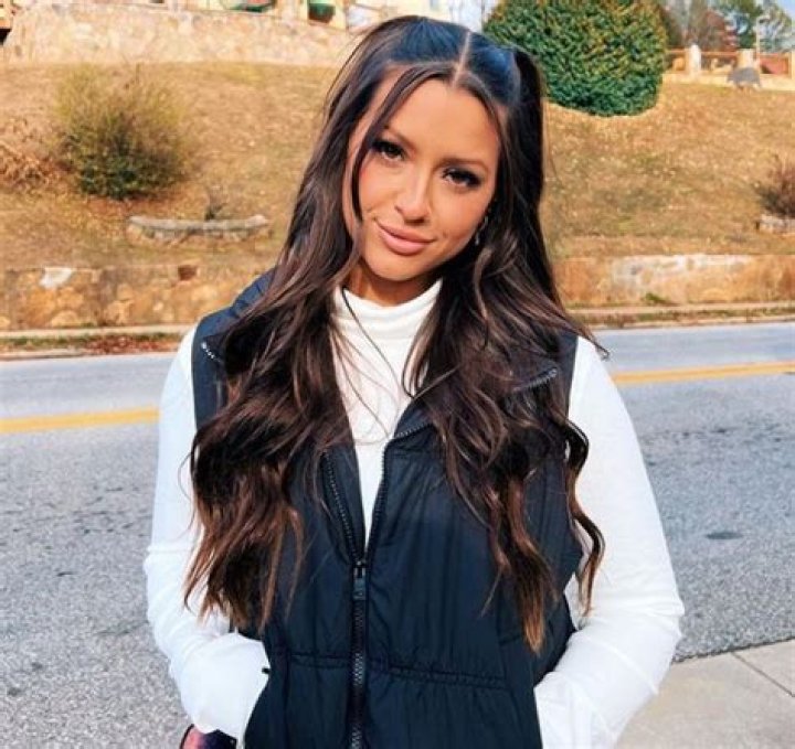 Whitney Wren Biography, Age, Height, Net Worth, Boyfriend